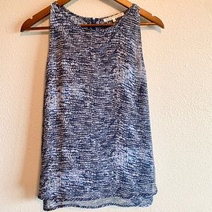 Violet & Claire Women’s Flowy Top Large